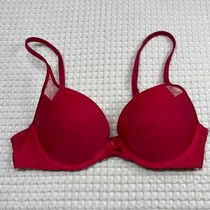 Victoria Secret Push Up Bra‎